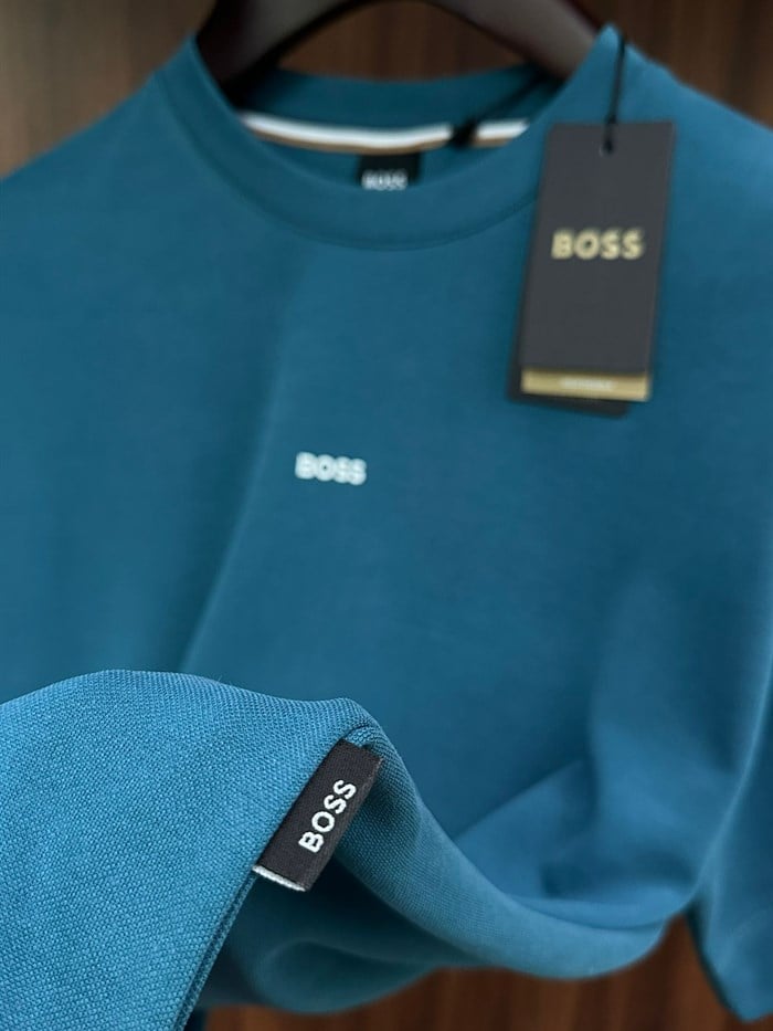 Göğüs Marka Yazılı Modal Kumaş T-Shirt