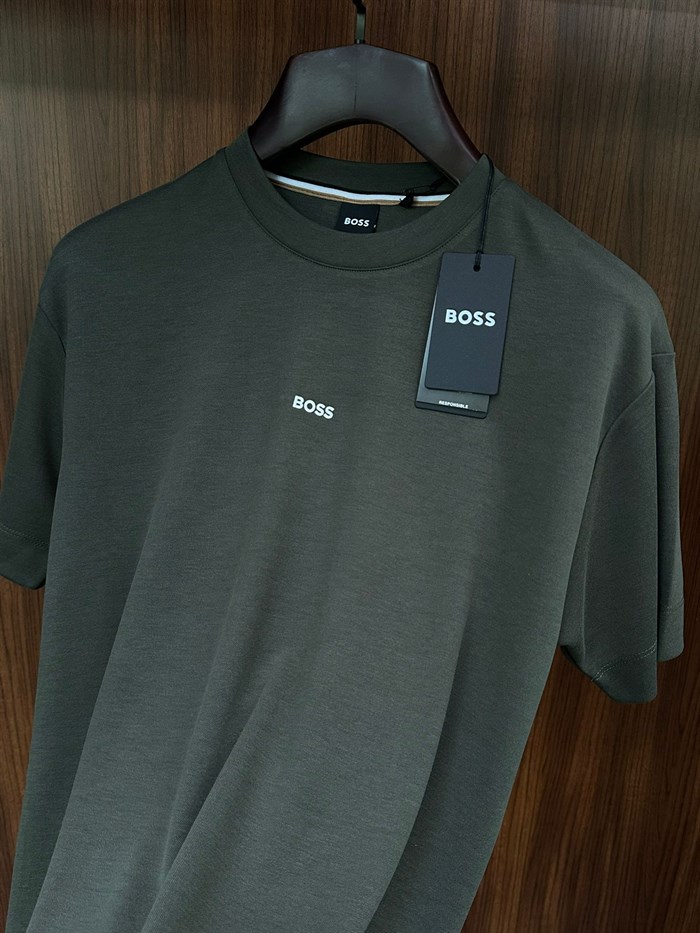 Göğüs Marka Yazılı Modal Kumaş T-Shirt