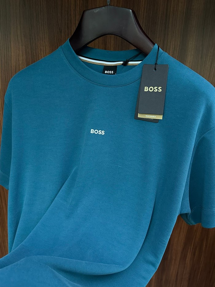 Göğüs Marka Yazılı Modal Kumaş T-Shirt