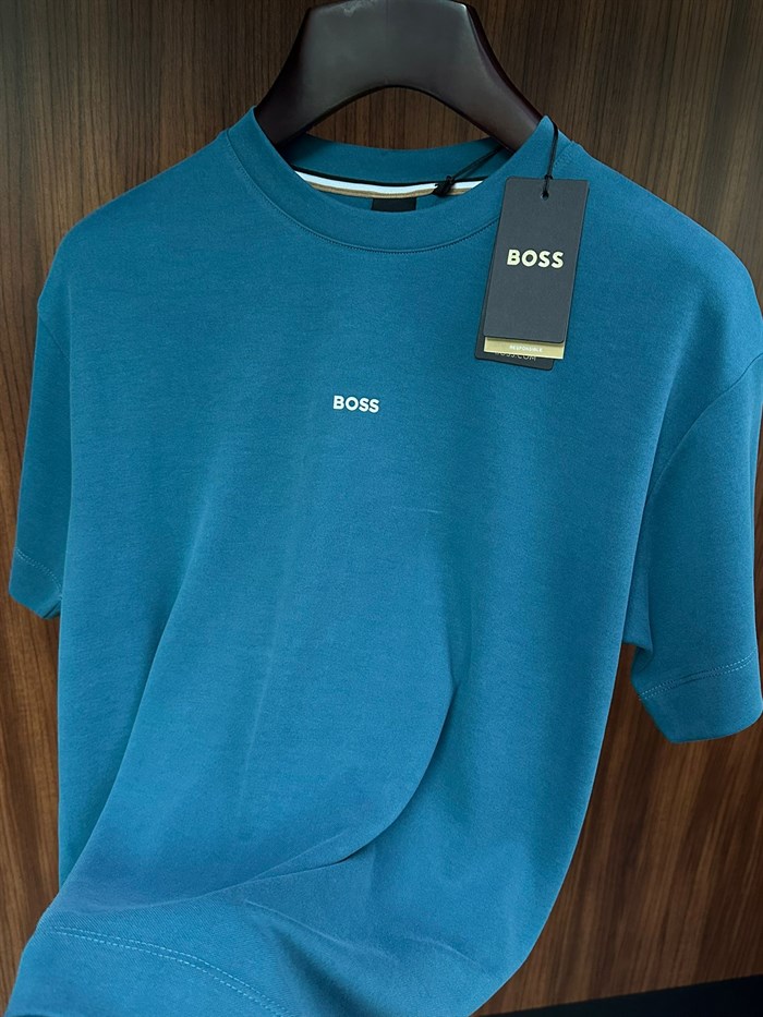Göğüs Marka Yazılı Modal Kumaş T-Shirt