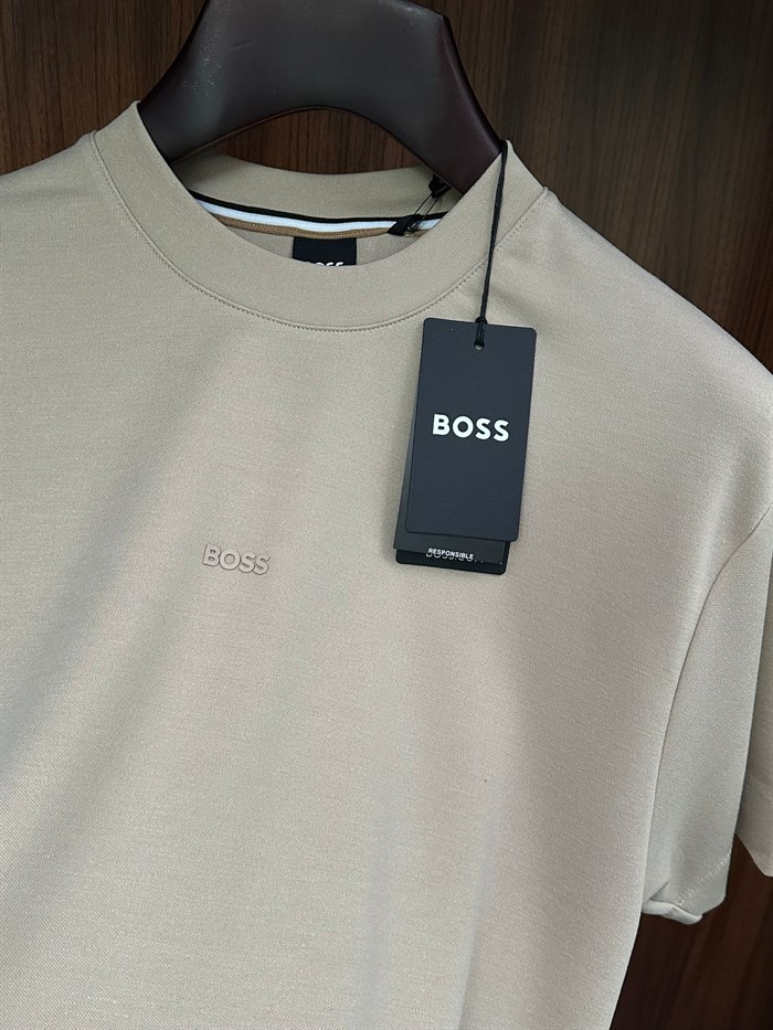 Göğüs Marka Yazılı Modal Kumaş T-Shirt