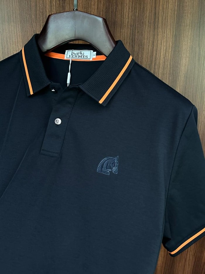 Kabartma Logolu Modal Kumaş Yakalı T-Shirt