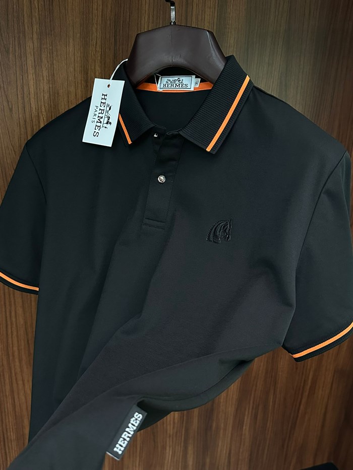 Kabartma Logolu Modal Kumaş Yakalı T-Shirt