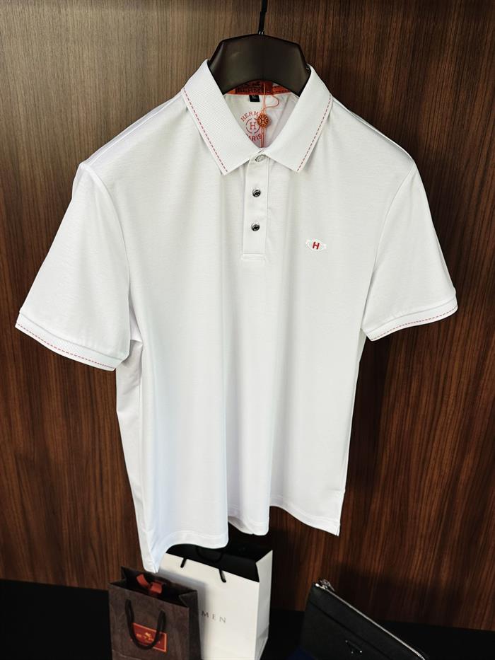 Slikon Logolu Kol Detaylı Modal Kumaş Yakalı T-Shirt