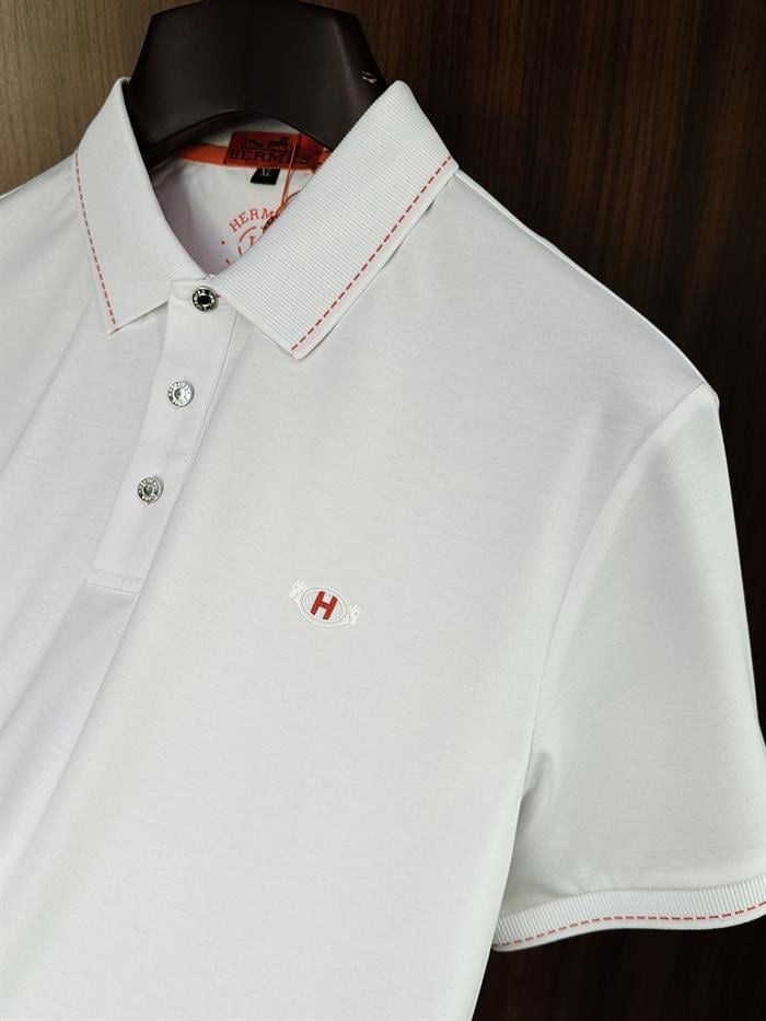 Slikon Logolu Kol Detaylı Modal Kumaş Yakalı T-Shirt