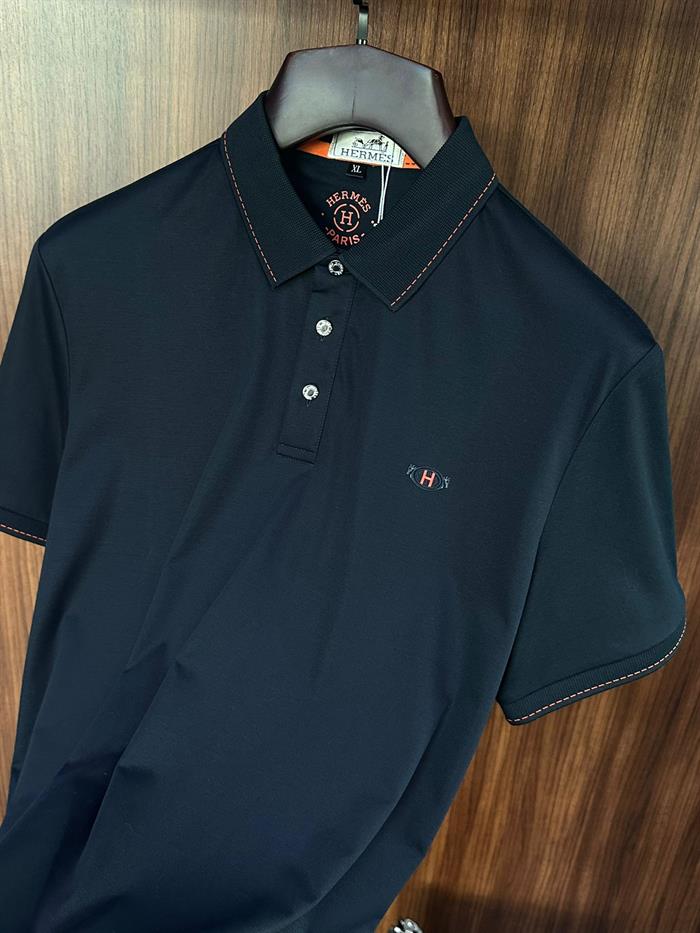 Slikon Logolu Kol Detaylı Modal Kumaş Yakalı T-Shirt