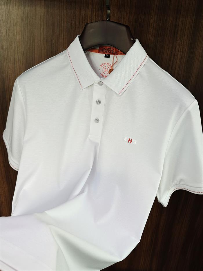 Slikon Logolu Kol Detaylı Modal Kumaş Yakalı T-Shirt
