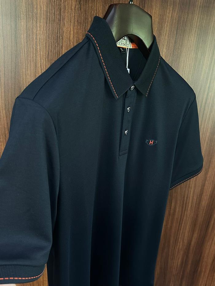 Slikon Logolu Kol Detaylı Modal Kumaş Yakalı T-Shirt