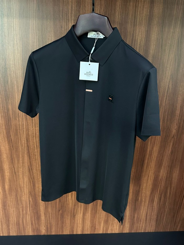 Silikon Kabartma Logolu Yakalı T-Shirt