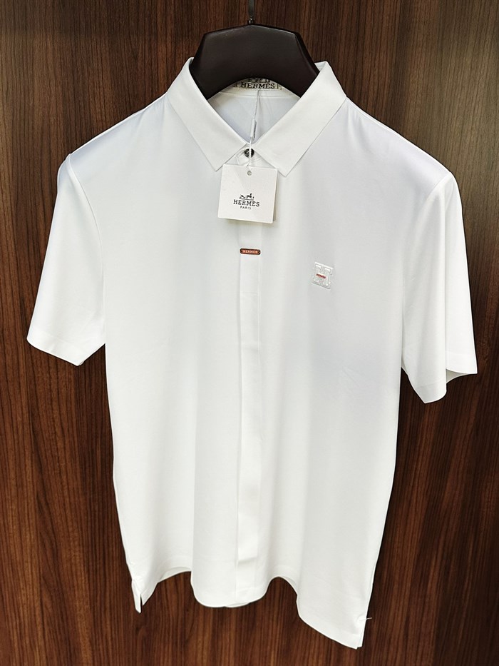 Silikon Kabartma Logolu Yakalı T-Shirt