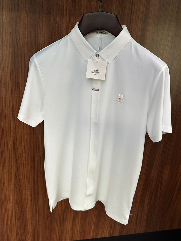 Silikon Kabartma Logolu Yakalı T-Shirt