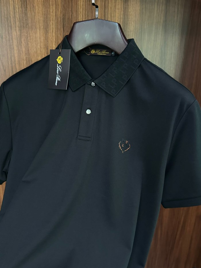 Silikon Kabartma Logolu Yaka Detaylı T-Shirt