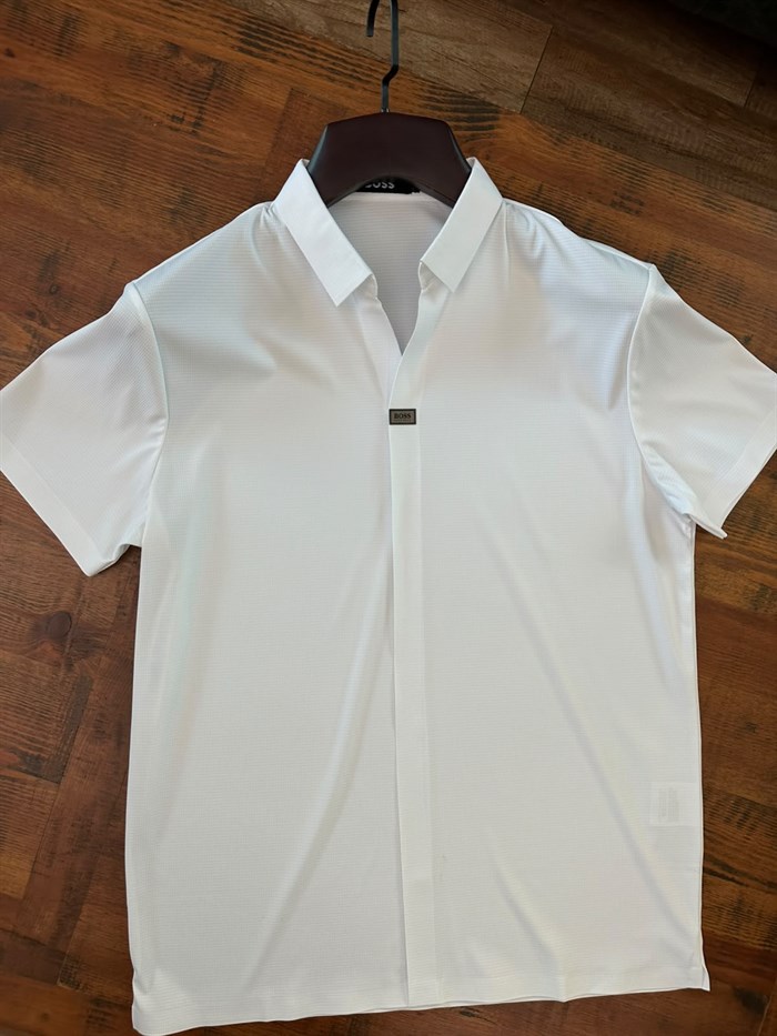 Slikon Loglu Açık V Yaka Modal Yakalı T-Shirt