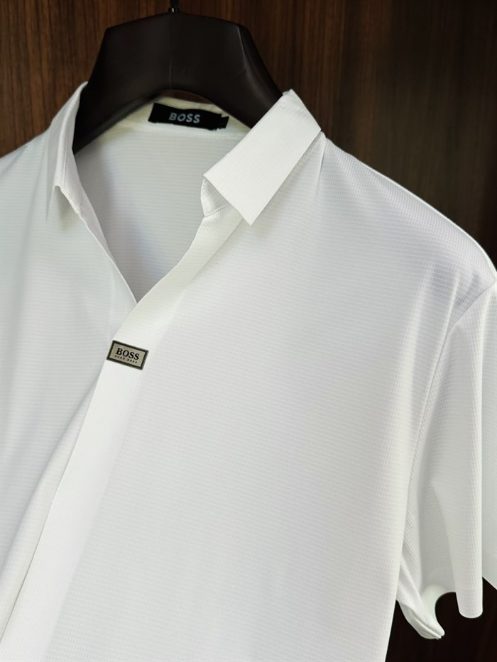 Slikon Loglu Açık V Yaka Modal Yakalı T-Shirt