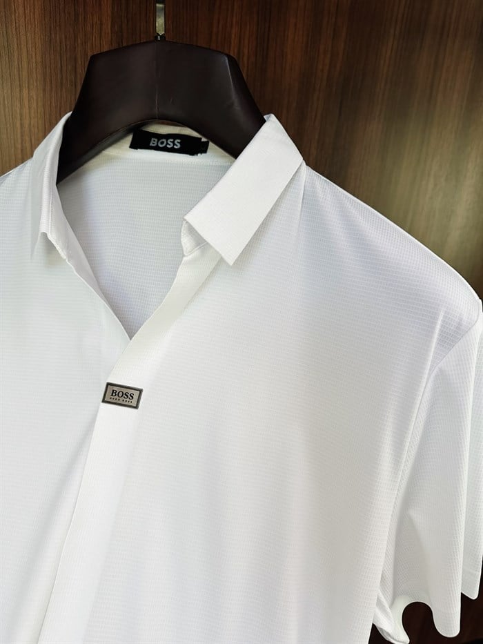 Slikon Loglu Açık V Yaka Modal Yakalı T-Shirt