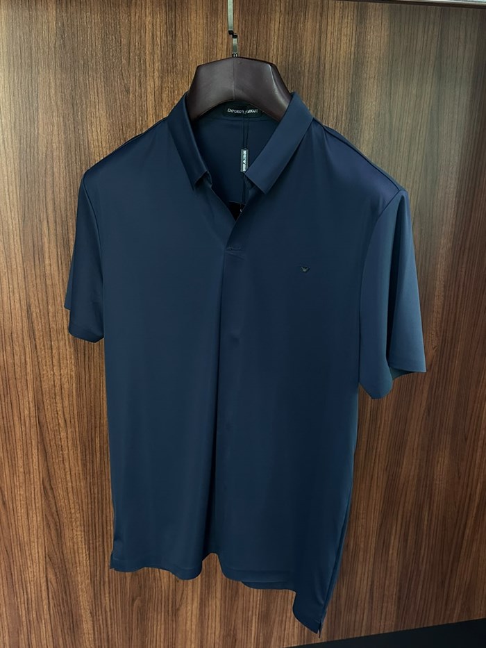 Slikon Loglu Açık V Yaka Modal Yakalı T-Shirt