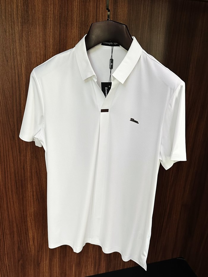 Slikon Loglu Acık Yaka Modal Yakalı T-Shirt
