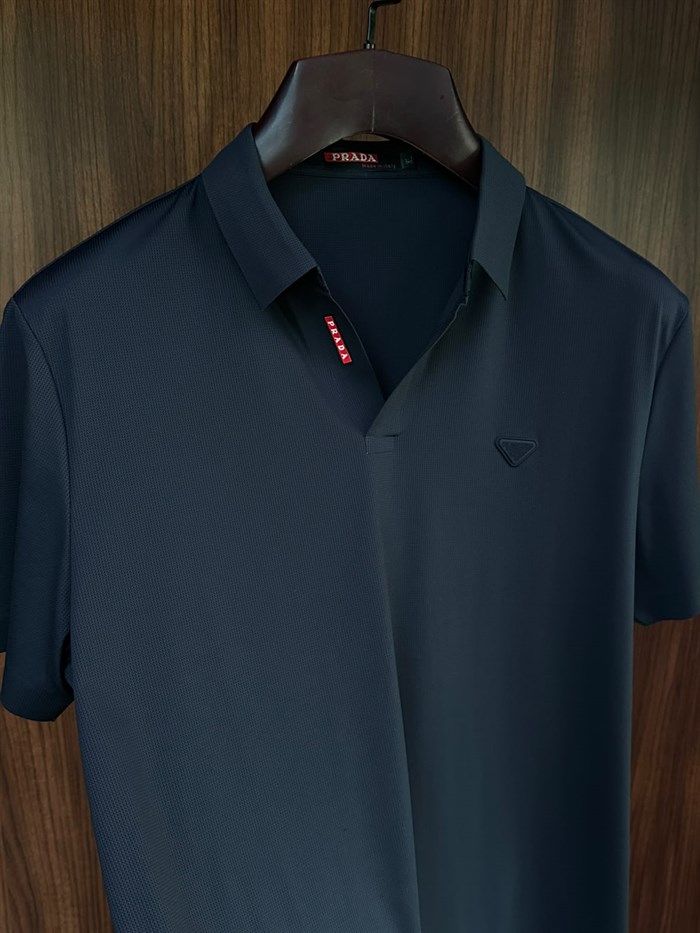 Tonaton Slikon Logolu Acık Yaka Modal Yakalı T-Shirt