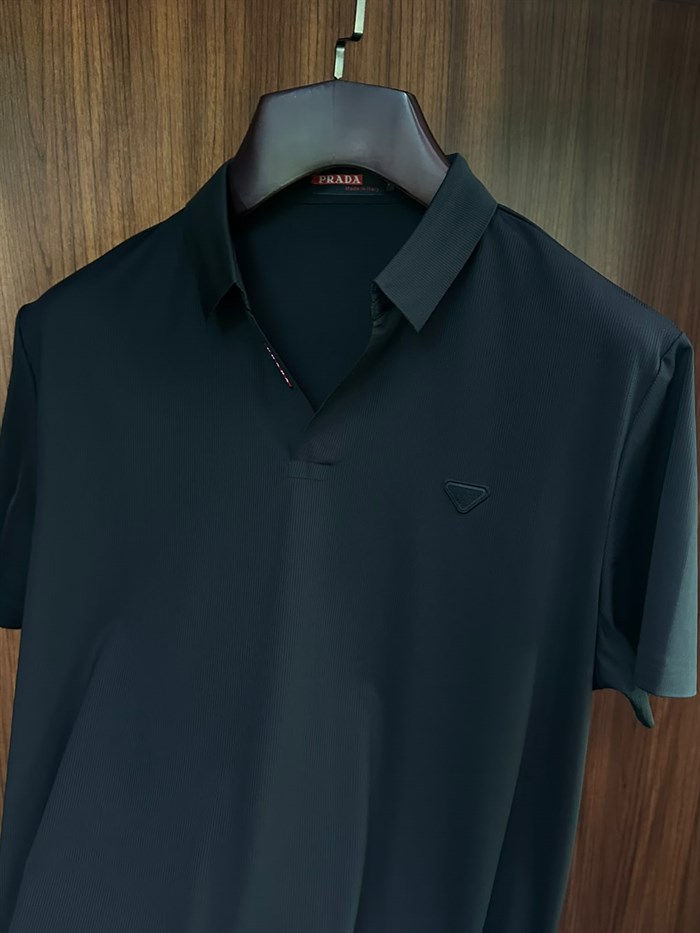 Tonaton Slikon Logolu Acık Yaka Modal Yakalı T-Shirt