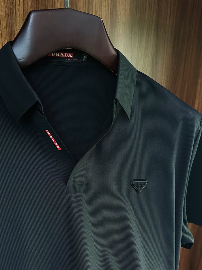 Tonaton Slikon Logolu Acık Yaka Modal Yakalı T-Shirt