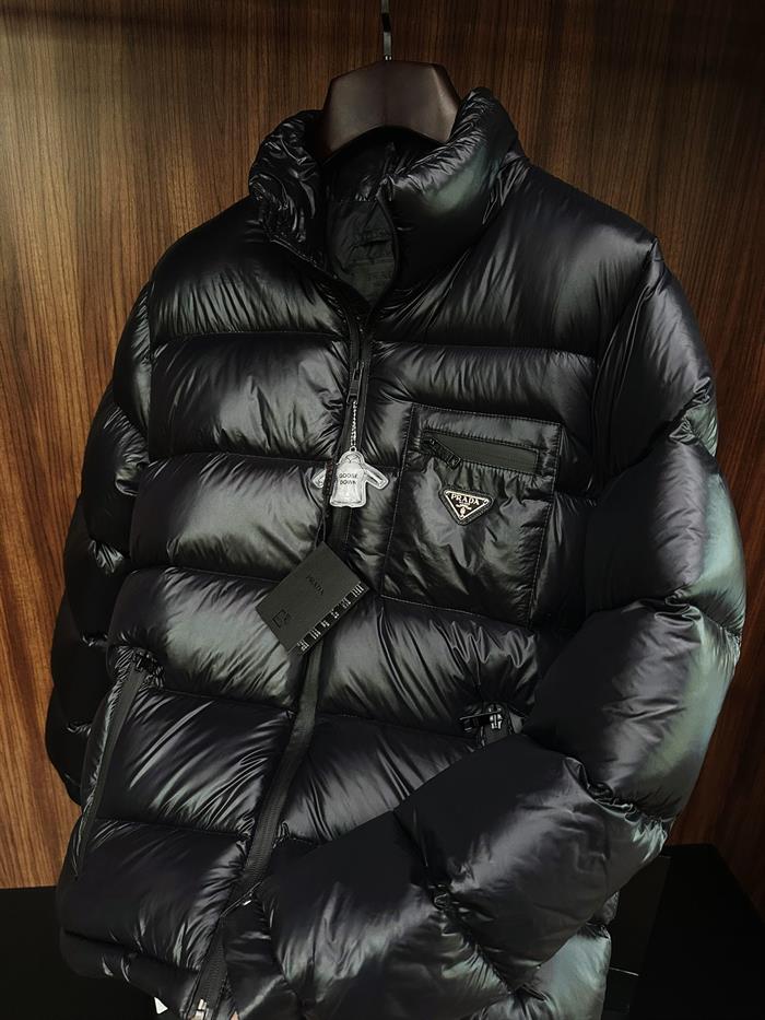 Cepli Metal Logolu %100 Kaz Tüyü Mont