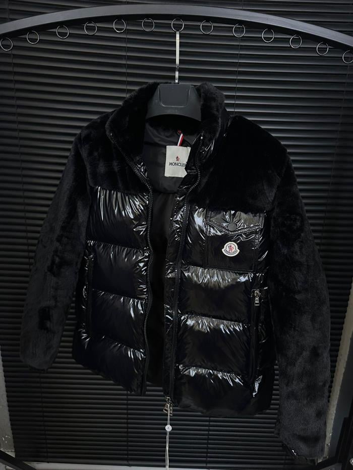 Kolları Kürklü Parlak Kumaş Şişme Mont