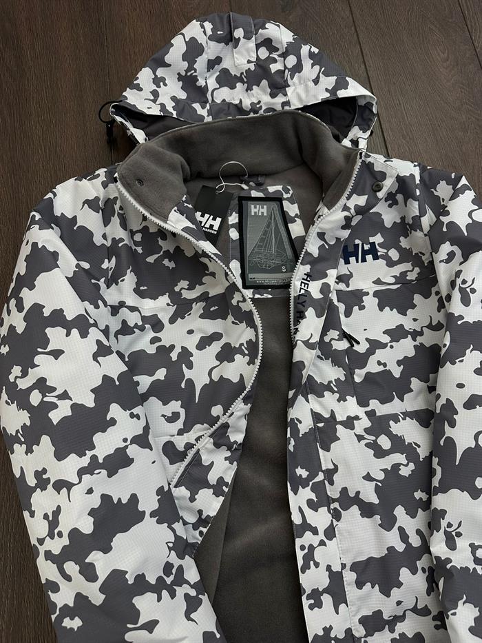 Marka Logolu Kamuflaj Desenli İçi Polarlı Mont