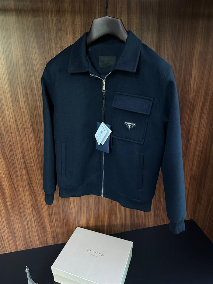 Metal Logolu Ribanalı Kaşe Mont