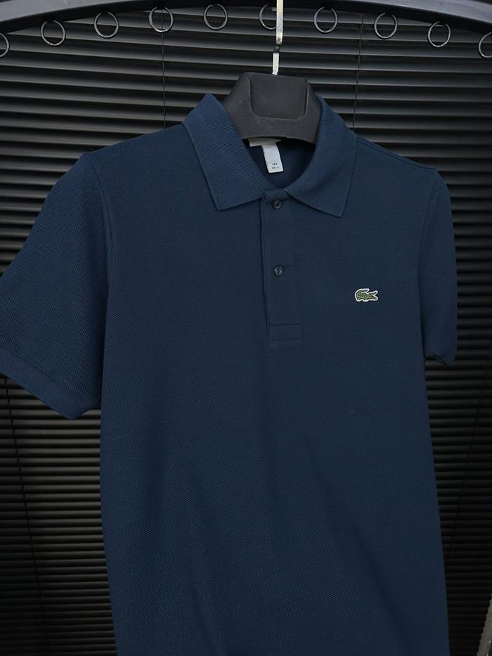 Göğüs Nakış Armalı Yakalı T-Shirt