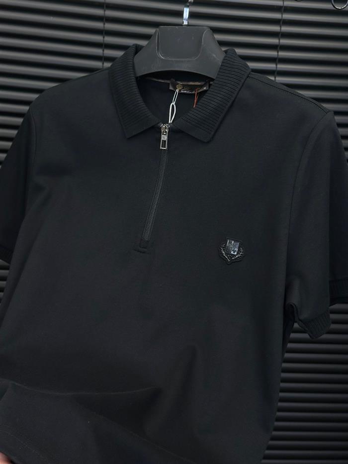 Kabartma Logolu Fermuar Detaylı Yakalı T-Shirt