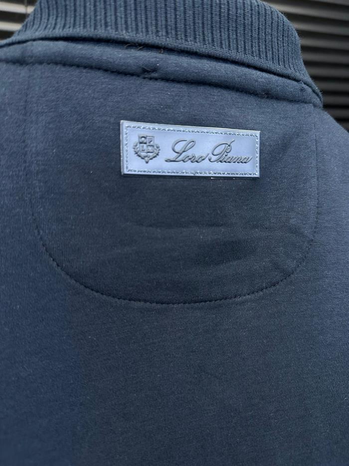 Kabartma Logolu Fermuar Detaylı Yakalı T-Shirt