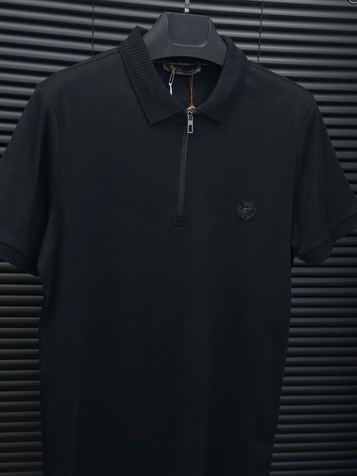 Kabartma Logolu Fermuar Detaylı Yakalı T-Shirt