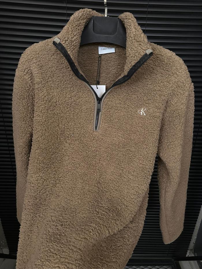 Metal Logolu Yarım Fermuarlı Peluş Sweatshirt