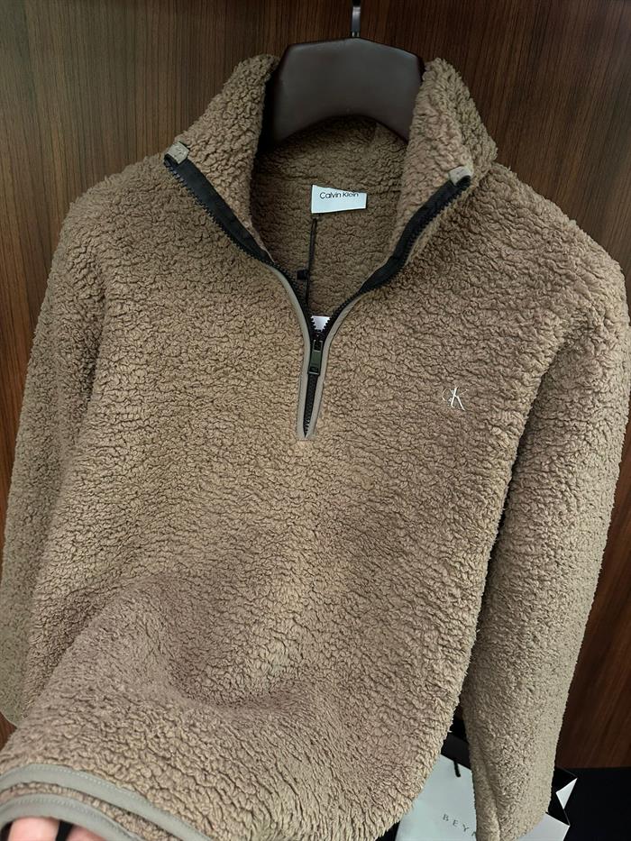 Metal Logolu Yarım Fermuarlı Peluş Sweatshirt