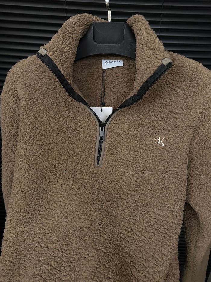 Metal Logolu Yarım Fermuarlı Peluş Sweatshirt
