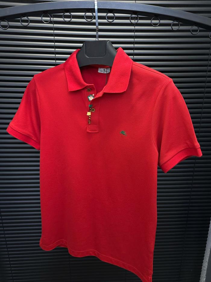 Nakış Armalı Boncuk Detaylı Yakalı T-Shirt