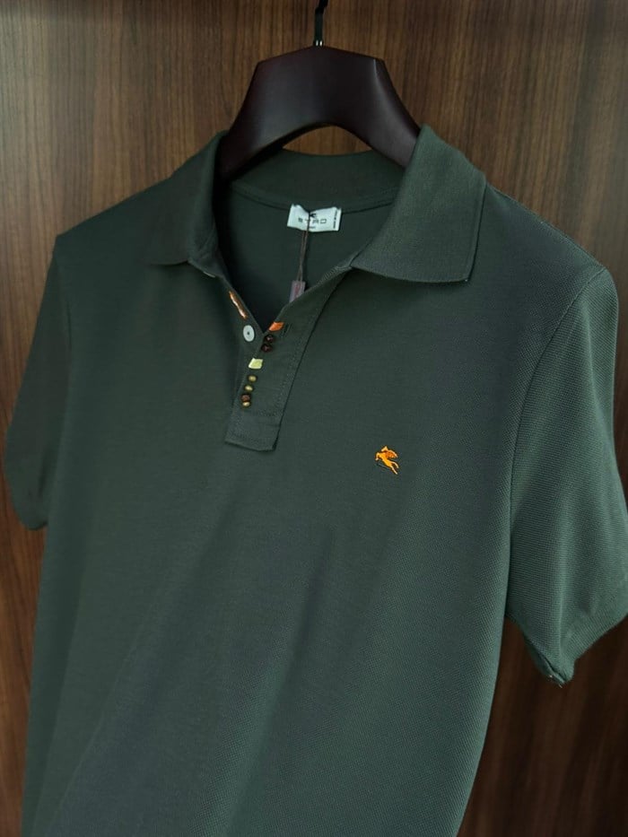 Nakış Armalı Boncuk Detaylı Yakalı T-Shirt