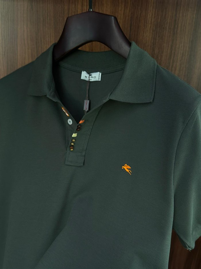 Nakış Armalı Boncuk Detaylı Yakalı T-Shirt