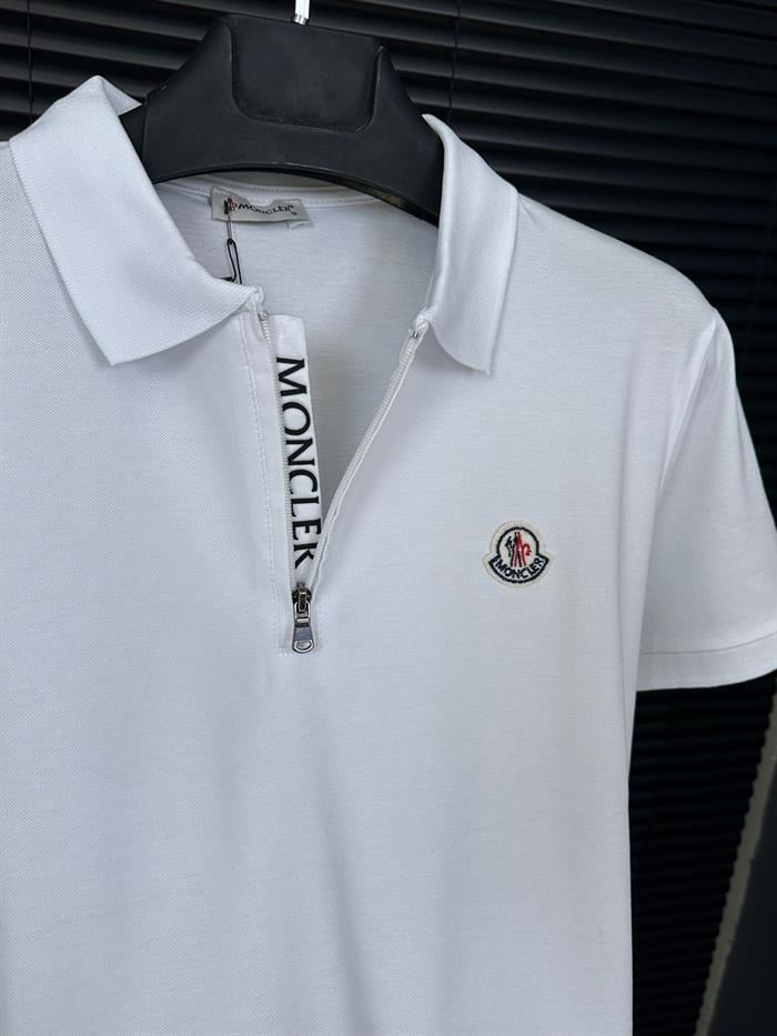 Nakış Armalı Fermuar Detaylı Yakalı T-Shirt