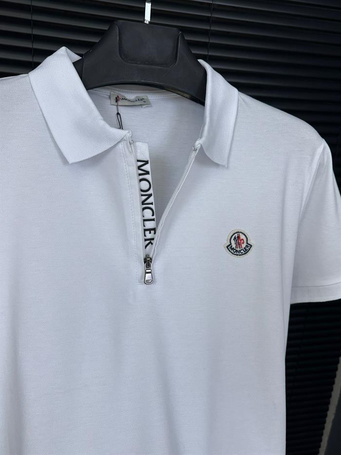 Nakış Armalı Fermuar Detaylı Yakalı T-Shirt