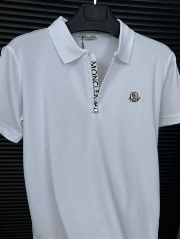 Nakış Armalı Fermuar Detaylı Yakalı T-Shirt