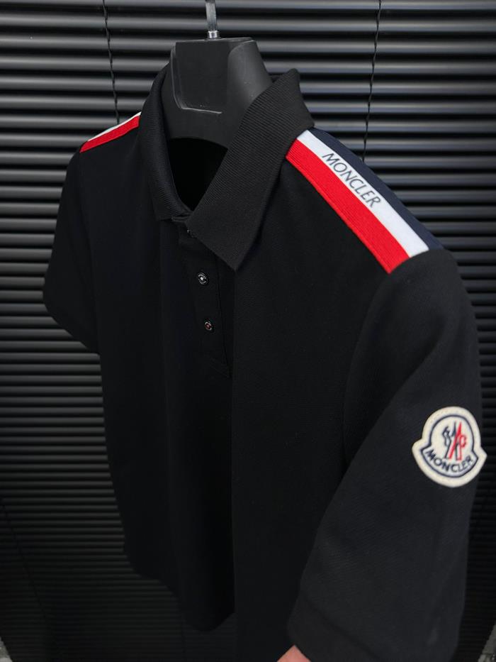 Omuz Şerit Detaylı Yakalı T-Shirt