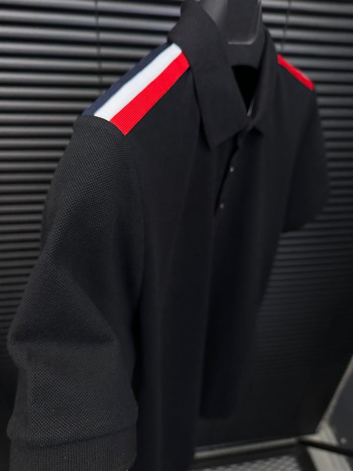 Omuz Şerit Detaylı Yakalı T-Shirt