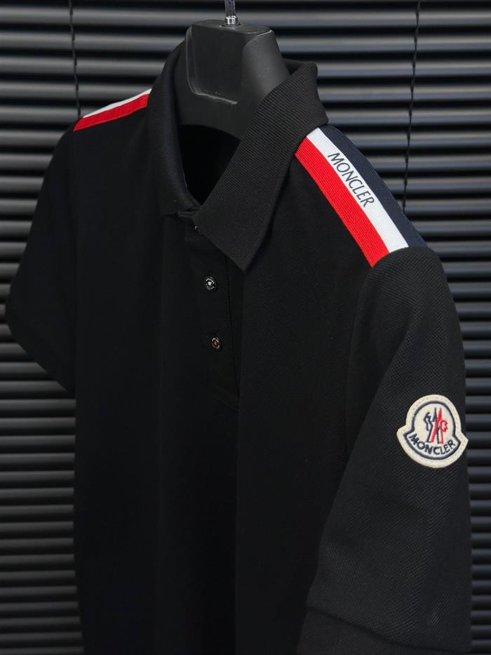 Omuz Şerit Detaylı Yakalı T-Shirt