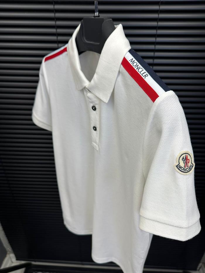 Omuz Şerit Detaylı Yakalı T-Shirt