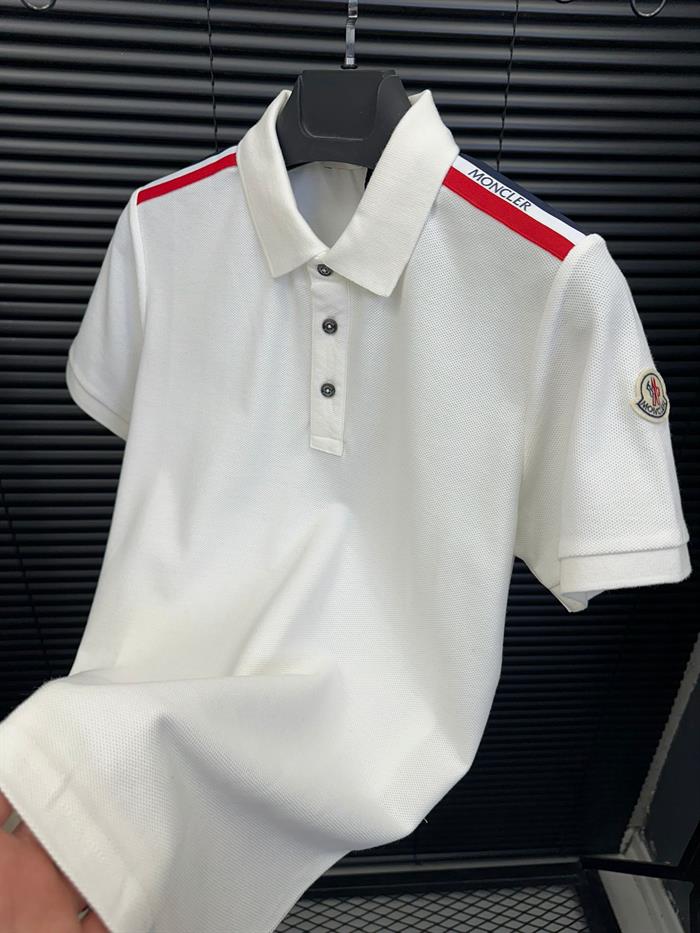 Omuz Şerit Detaylı Yakalı T-Shirt