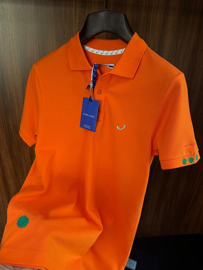 Kol Ve Göğüs Nakış Detaylı Yakalı T-Shirt