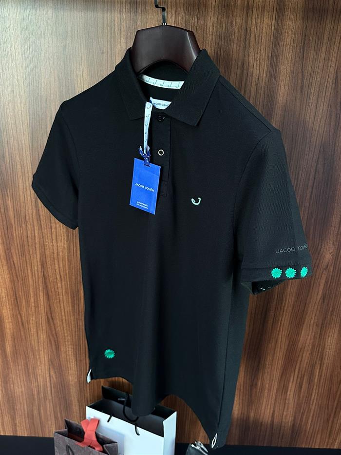 Kol Ve Göğüs Nakış Detaylı Yakalı T-Shirt