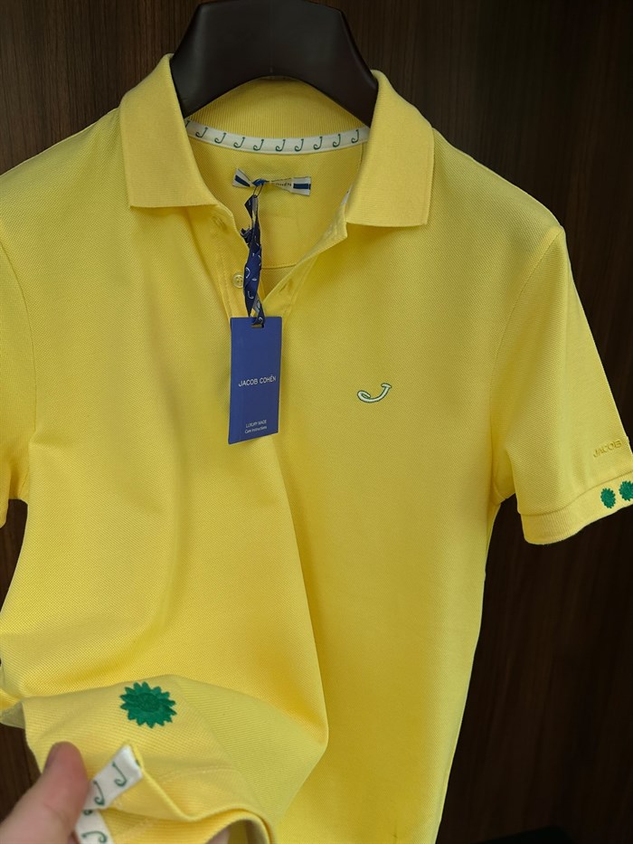 Kol Ve Göğüs Nakış Detaylı Yakalı T-Shirt
