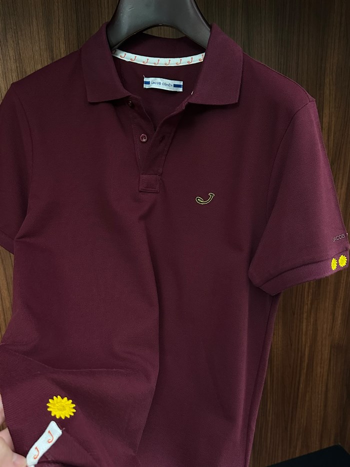 Kol Ve Göğüs Nakış Detaylı Yakalı T-Shirt